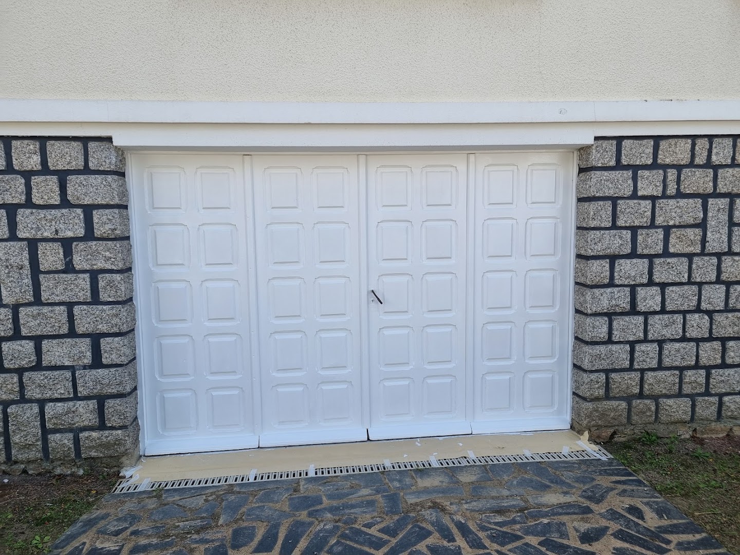 Egliseau Peintre — Photos 12